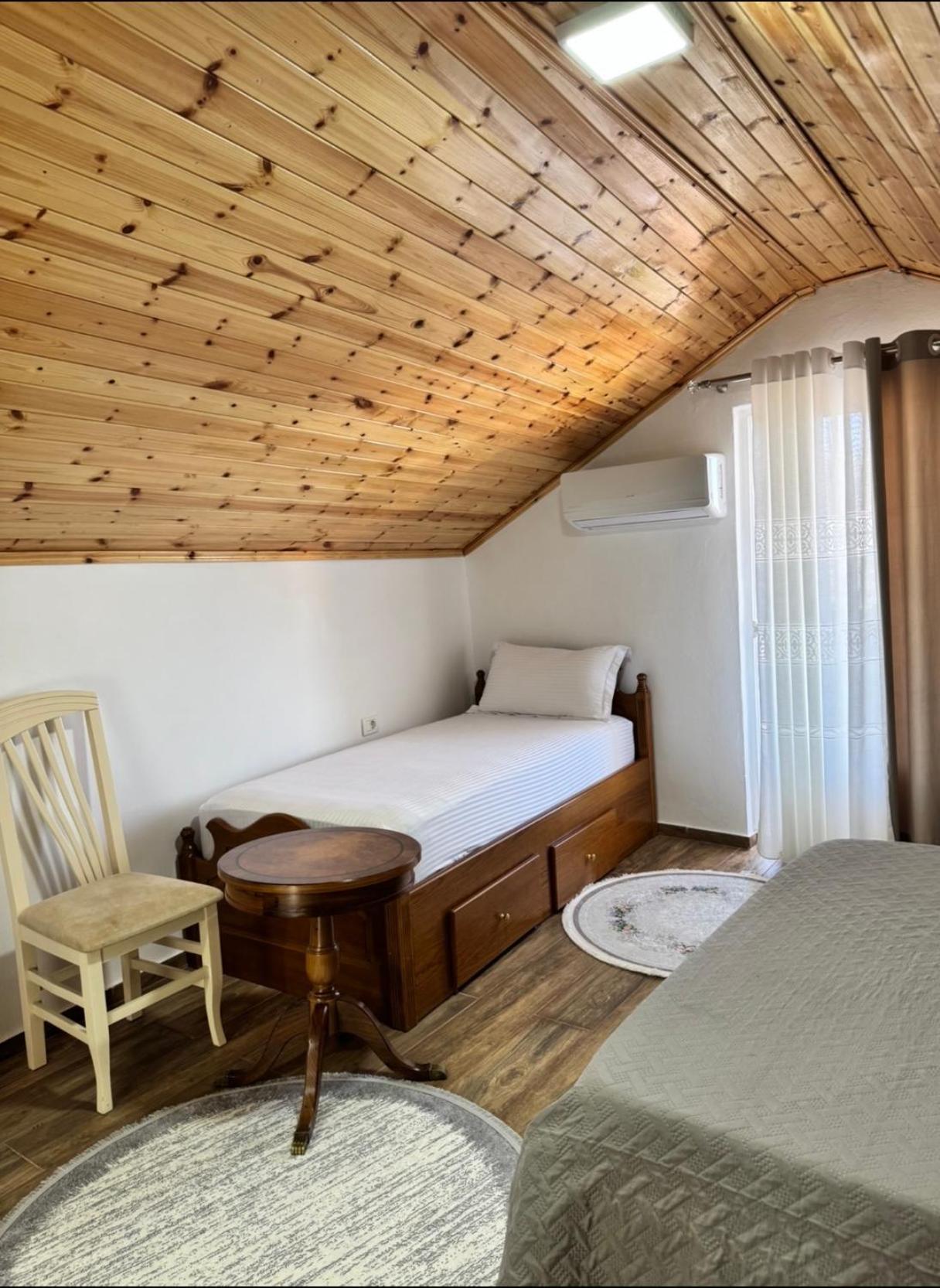 Guesthouse & Hospitality Berat Exterior photo